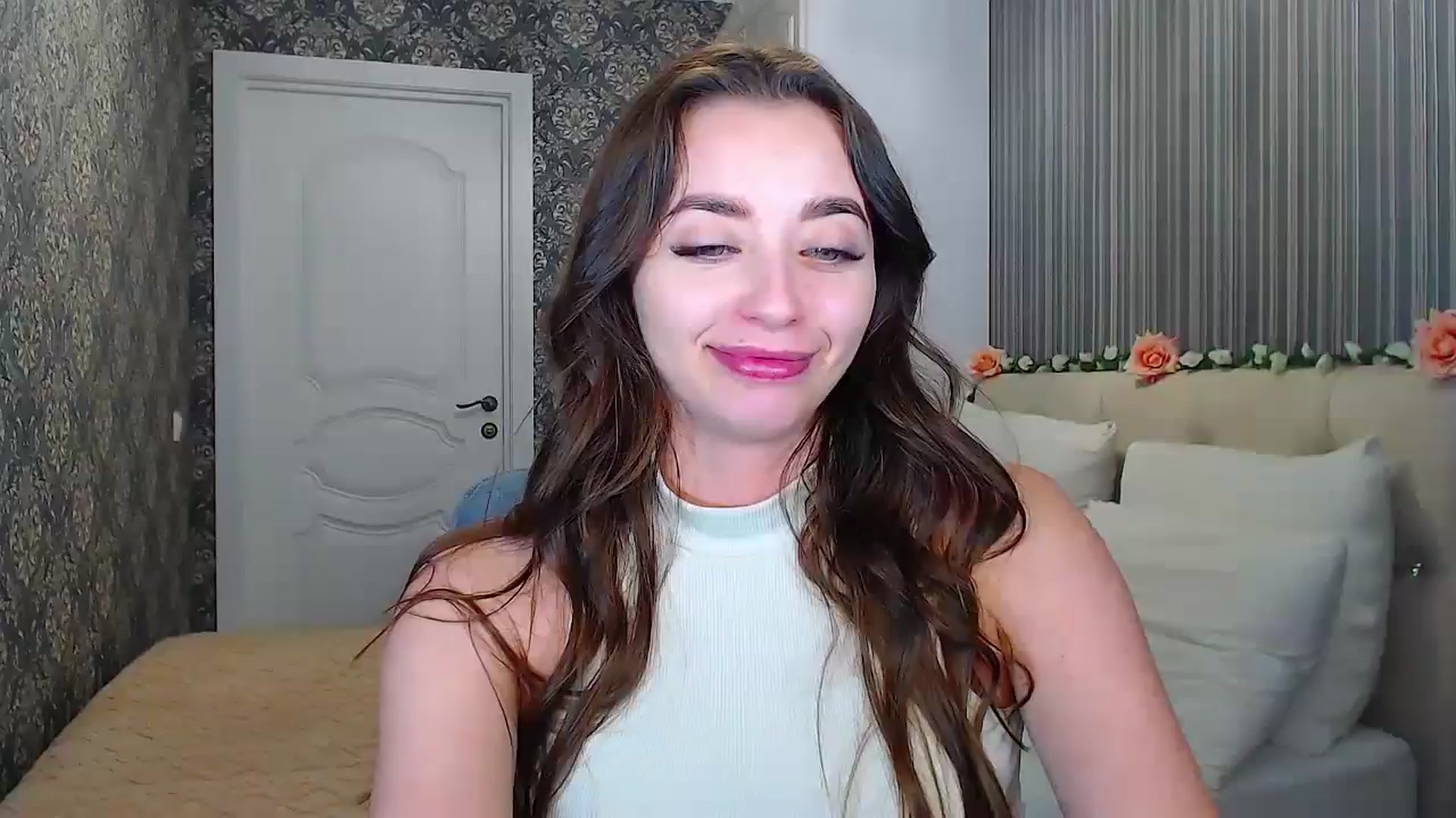 Gallery image thumbnail from EmeraldLilyyy's myfreecams stream on, 10/14/2024, 12:15 image 1 of 20