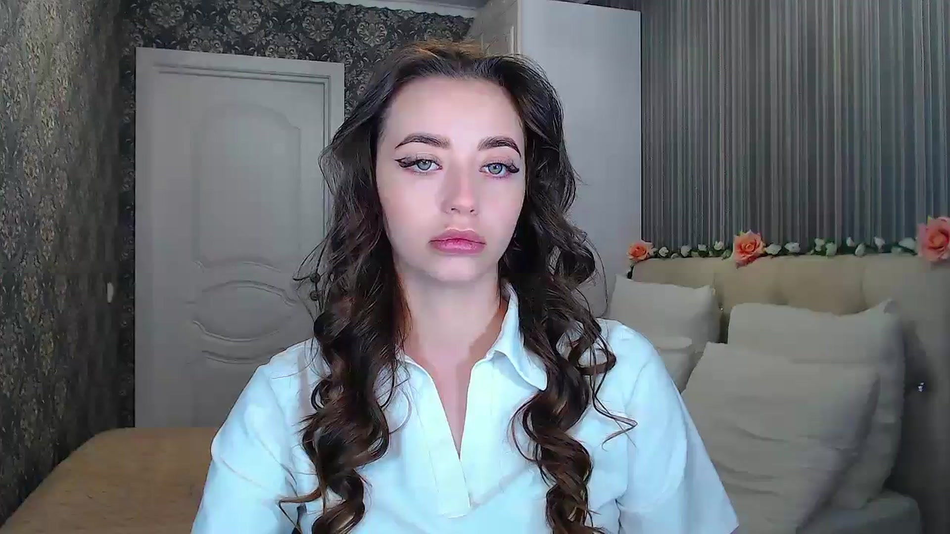 Gallery image thumbnail from EmeraldLilyyy's myfreecams stream on, 10/16/2024, 09:36 image 14 of 20
