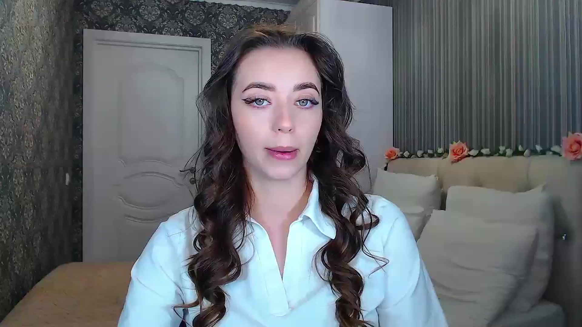 Gallery image thumbnail from EmeraldLilyyy's myfreecams stream on, 10/16/2024, 09:36 image 18 of 20