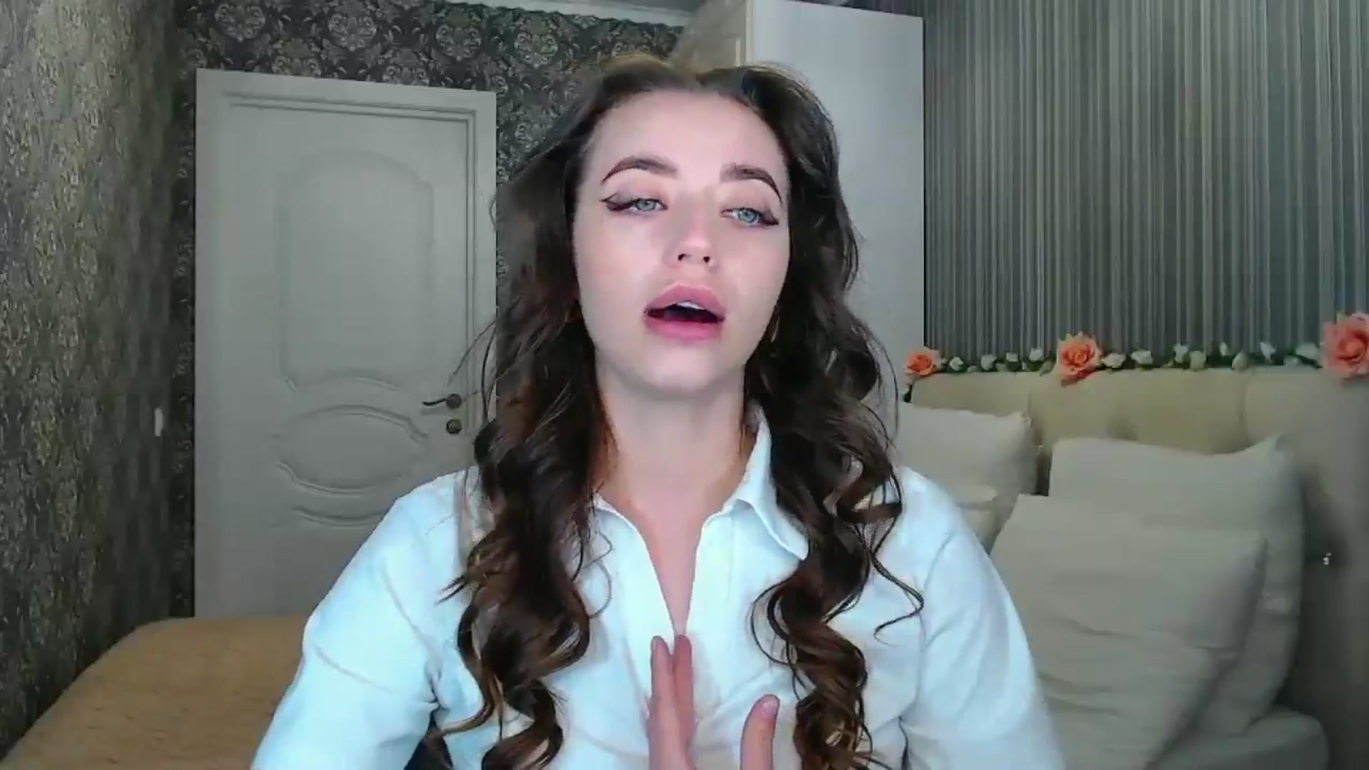 Gallery image thumbnail from EmeraldLilyyy's myfreecams stream on, 10/16/2024, 09:36 image 5 of 20