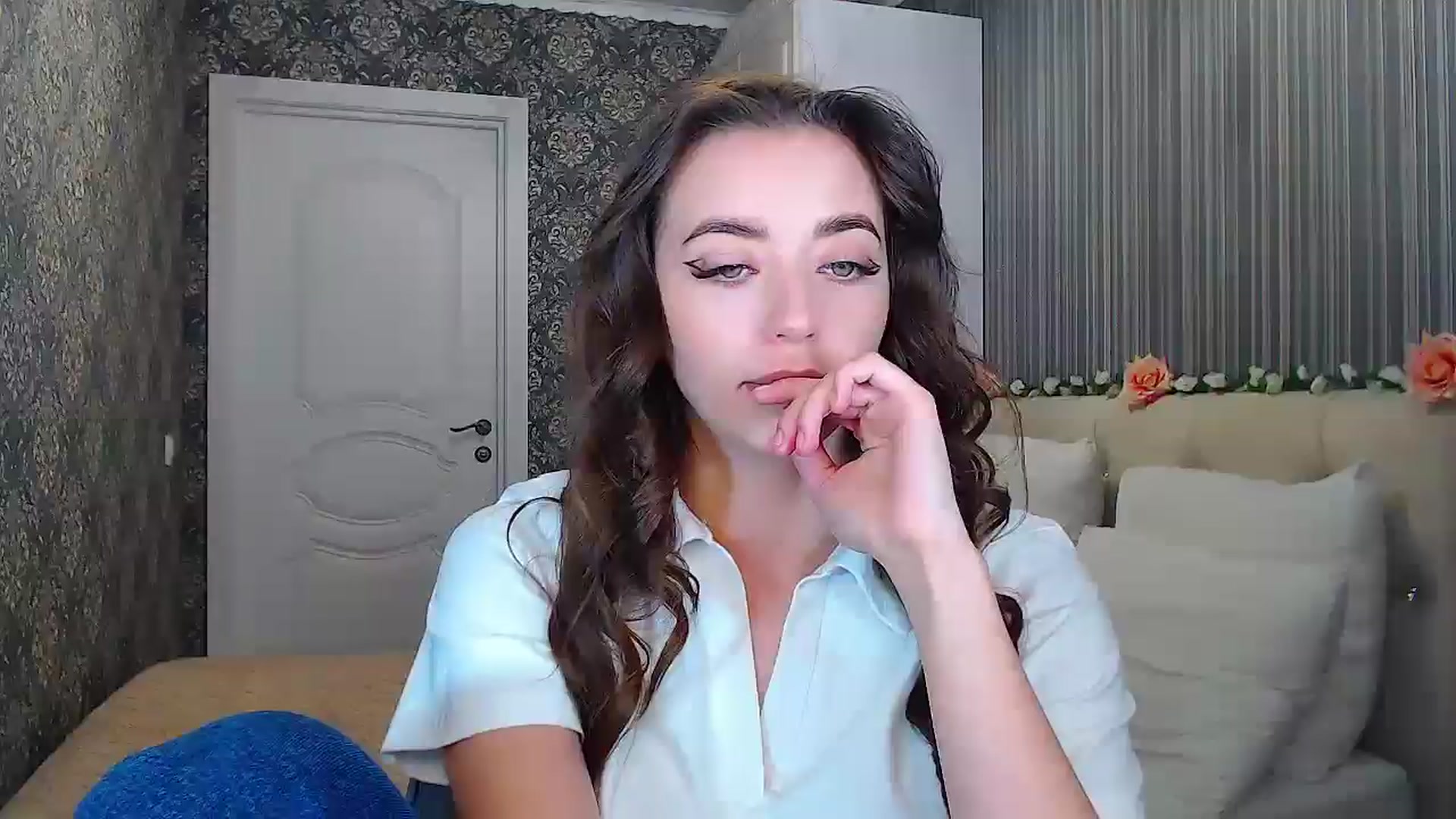 Gallery image thumbnail from EmeraldLilyyy's myfreecams stream on, 10/16/2024, 09:36 image 1 of 20