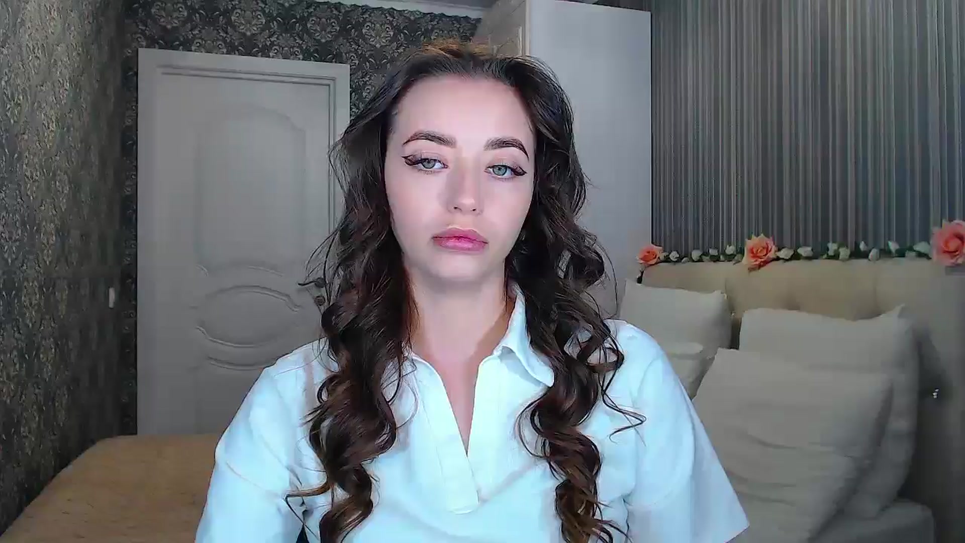 Gallery image thumbnail from EmeraldLilyyy's myfreecams stream on, 10/16/2024, 09:36 image 11 of 20
