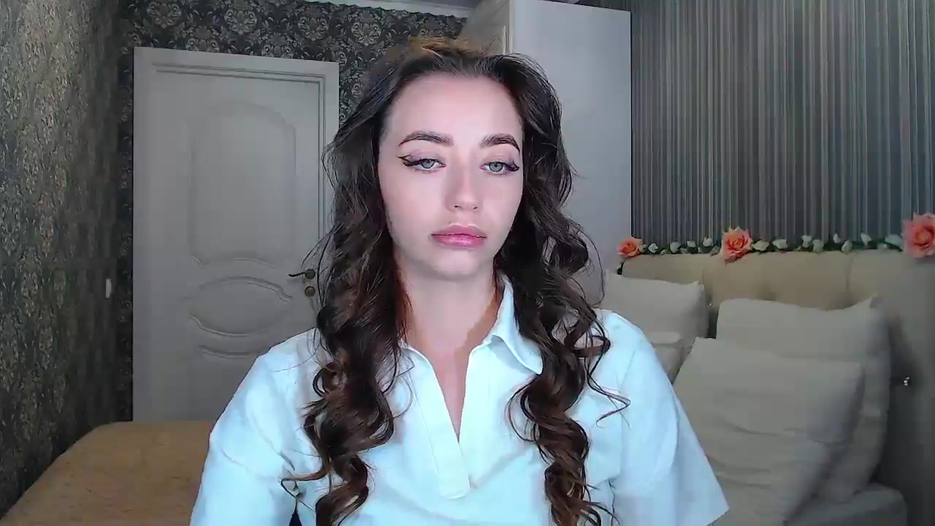 Gallery image thumbnail from EmeraldLilyyy's myfreecams stream on, 10/16/2024, 09:36 image 10 of 20