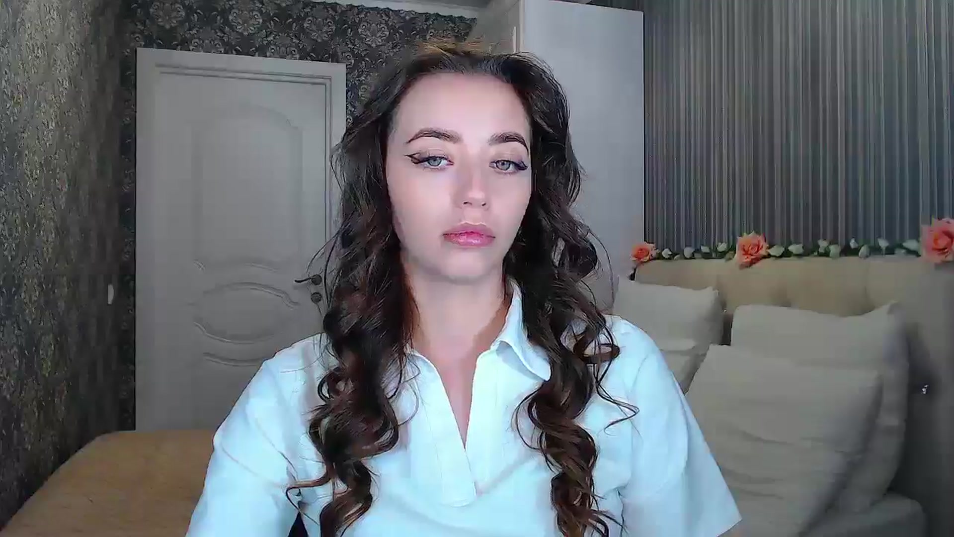 Gallery image thumbnail from EmeraldLilyyy's myfreecams stream on, 10/16/2024, 09:36 image 9 of 20
