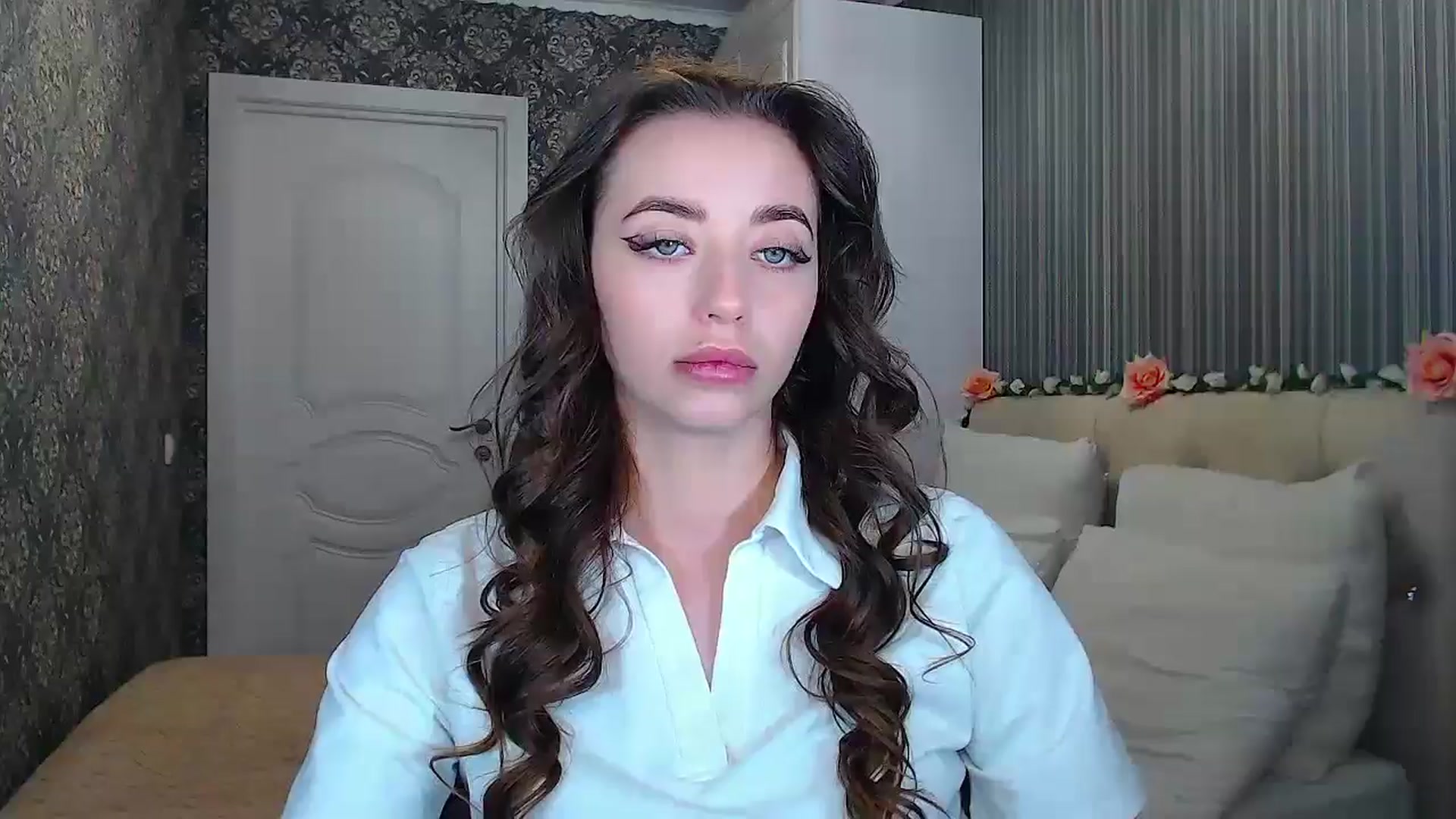 Gallery image thumbnail from EmeraldLilyyy's myfreecams stream on, 10/16/2024, 09:36 image 7 of 20
