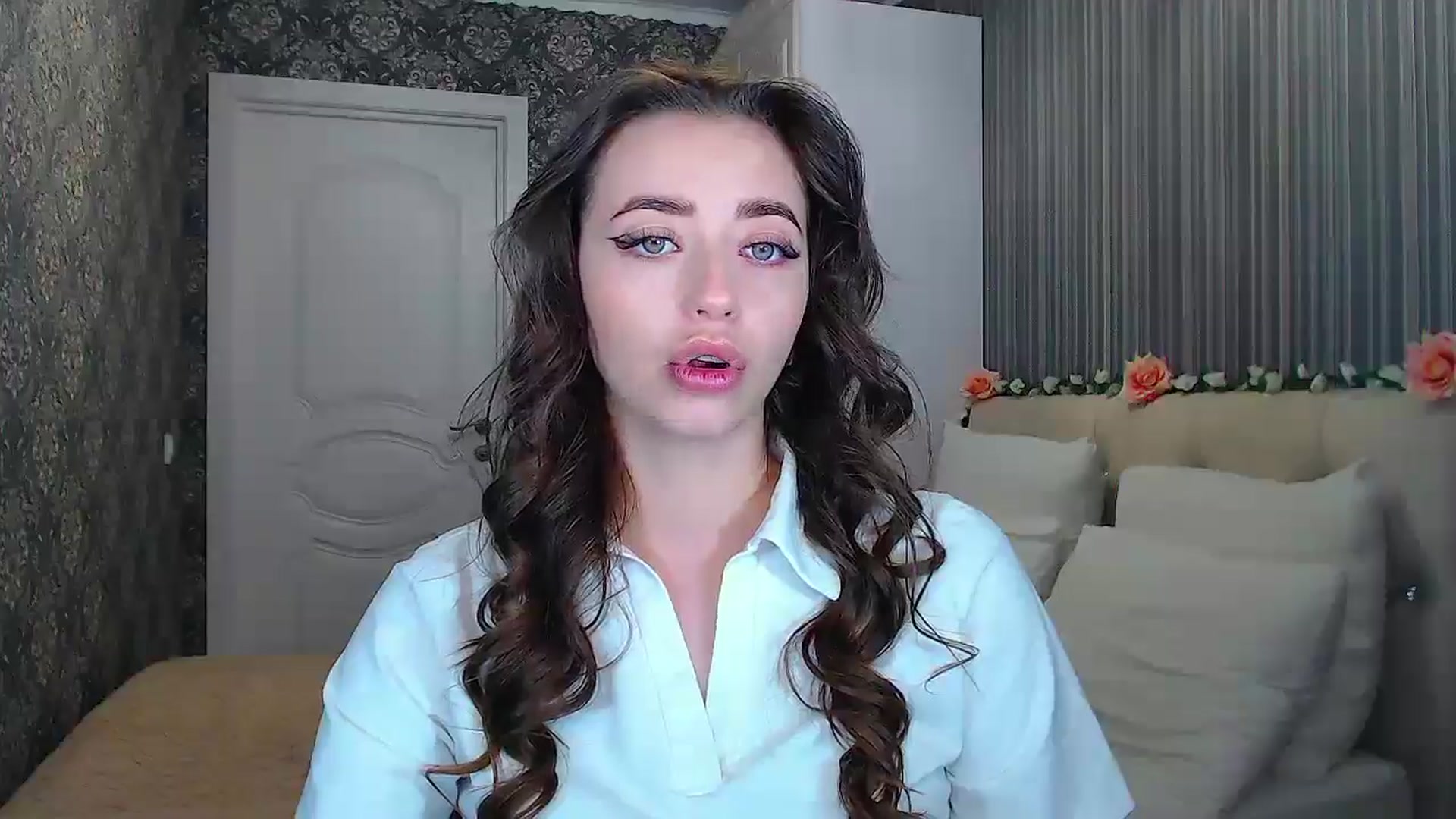 Gallery image thumbnail from EmeraldLilyyy's myfreecams stream on, 10/16/2024, 09:36 image 15 of 20