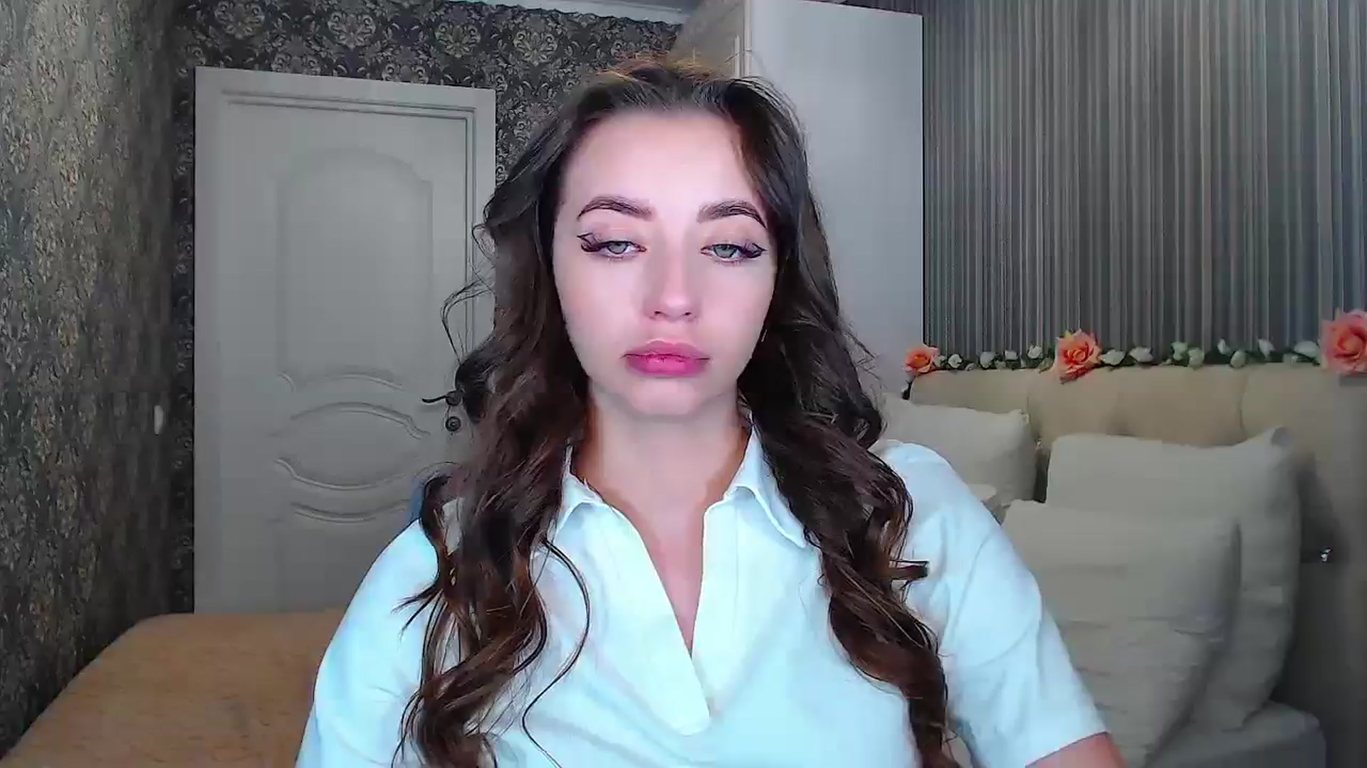 Gallery image thumbnail from EmeraldLilyyy's myfreecams stream on, 10/16/2024, 12:01 image 6 of 20