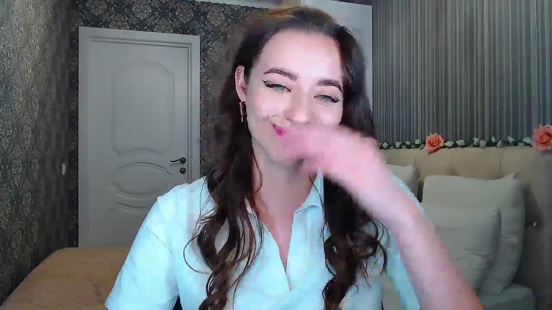 Gallery image thumbnail from EmeraldLilyyy's myfreecams stream on, 10/16/2024, 14:00 image 12 of 20
