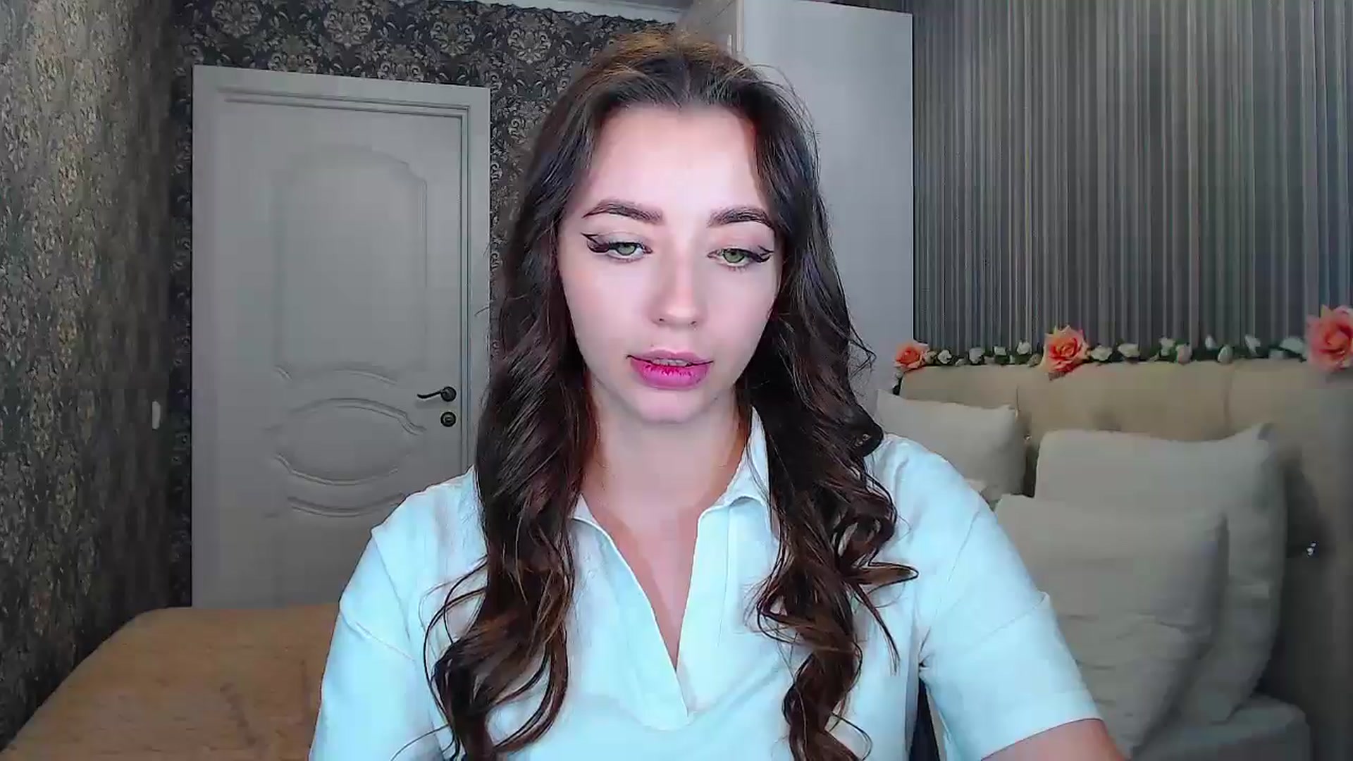 Gallery image thumbnail from EmeraldLilyyy's myfreecams stream on, 10/16/2024, 14:00 image 8 of 20