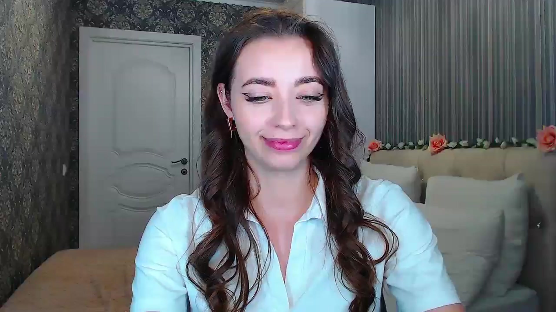 Gallery image thumbnail from EmeraldLilyyy's myfreecams stream on, 10/16/2024, 14:00 image 11 of 20