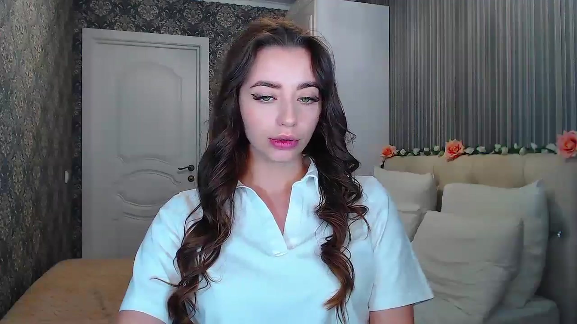 Gallery image thumbnail from EmeraldLilyyy's myfreecams stream on, 10/16/2024, 14:00 image 7 of 20