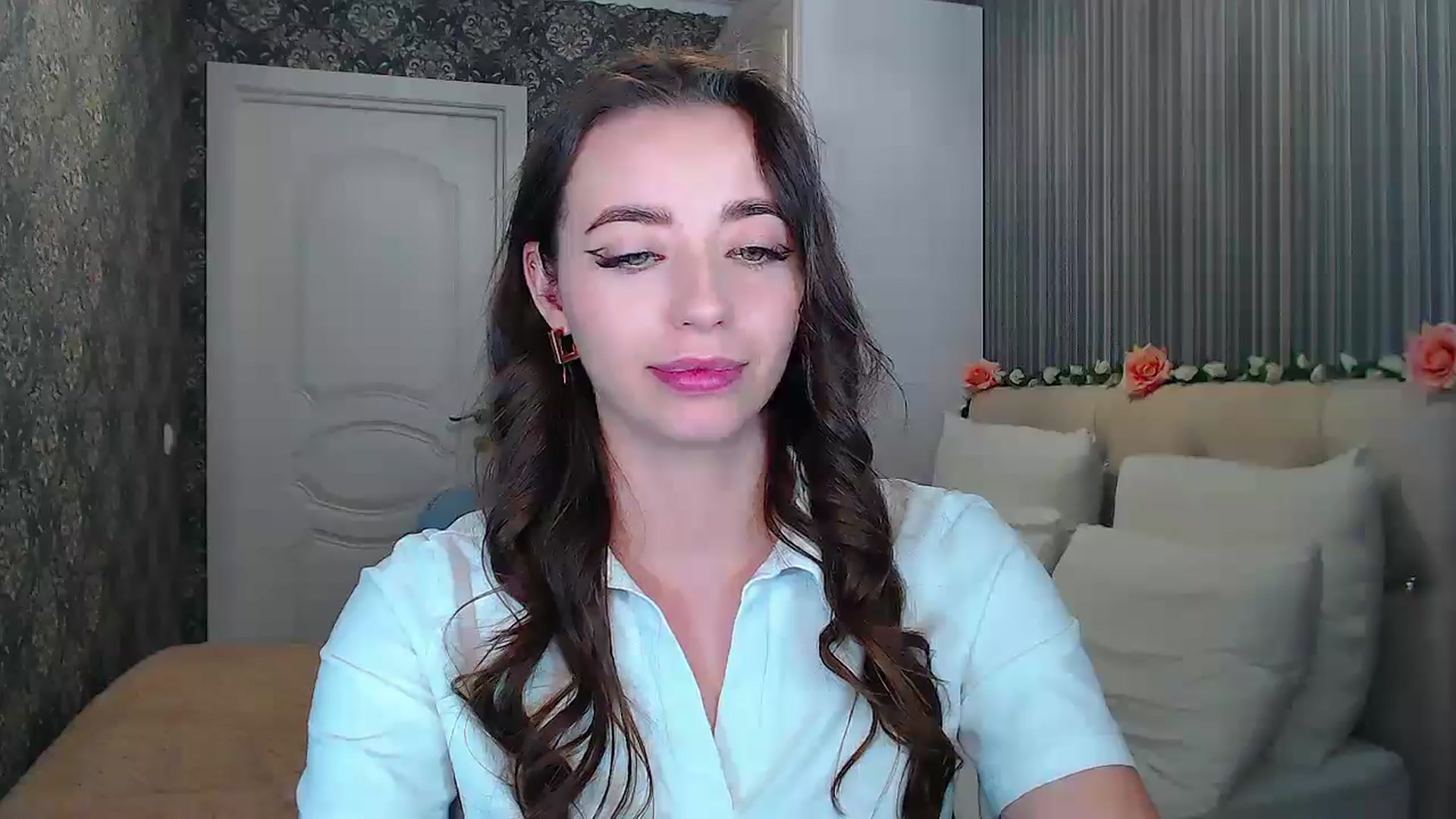 Gallery image thumbnail from EmeraldLilyyy's myfreecams stream on, 10/16/2024, 14:41 image 15 of 20