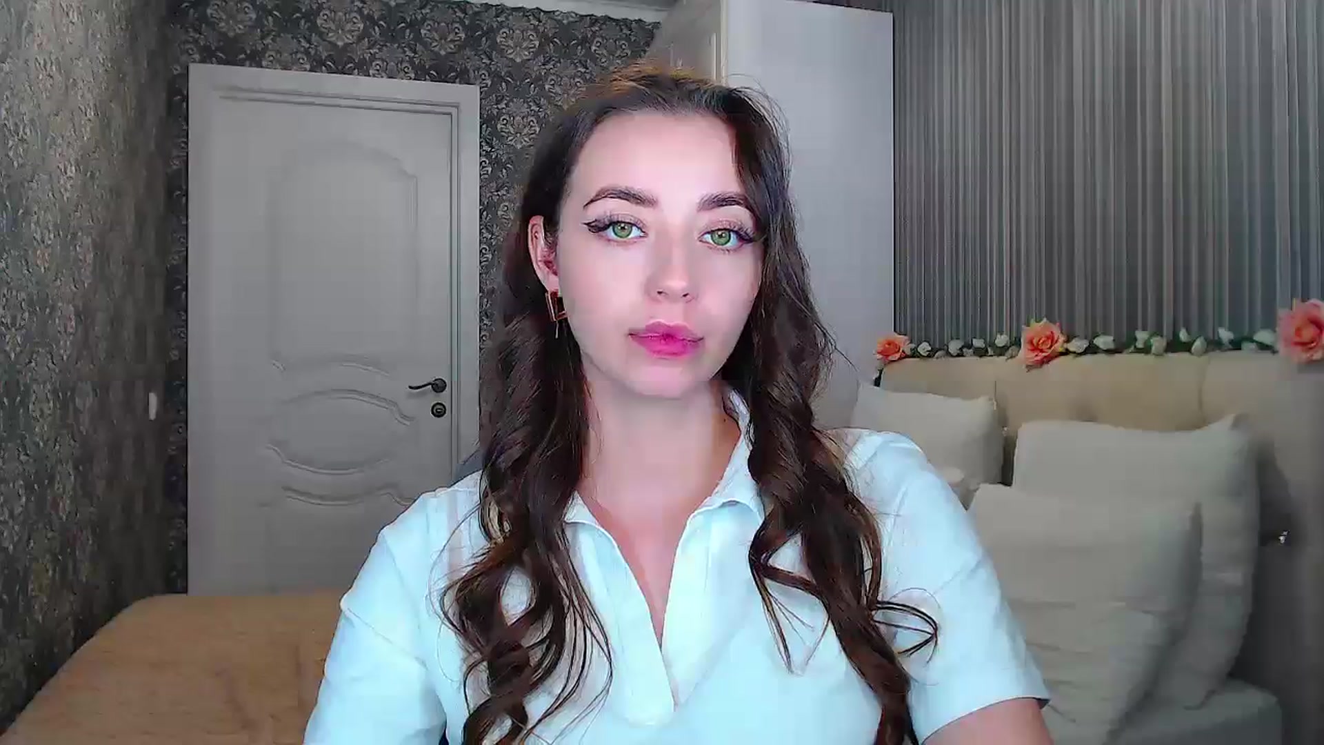Gallery image thumbnail from EmeraldLilyyy's myfreecams stream on, 10/16/2024, 14:41 image 10 of 20