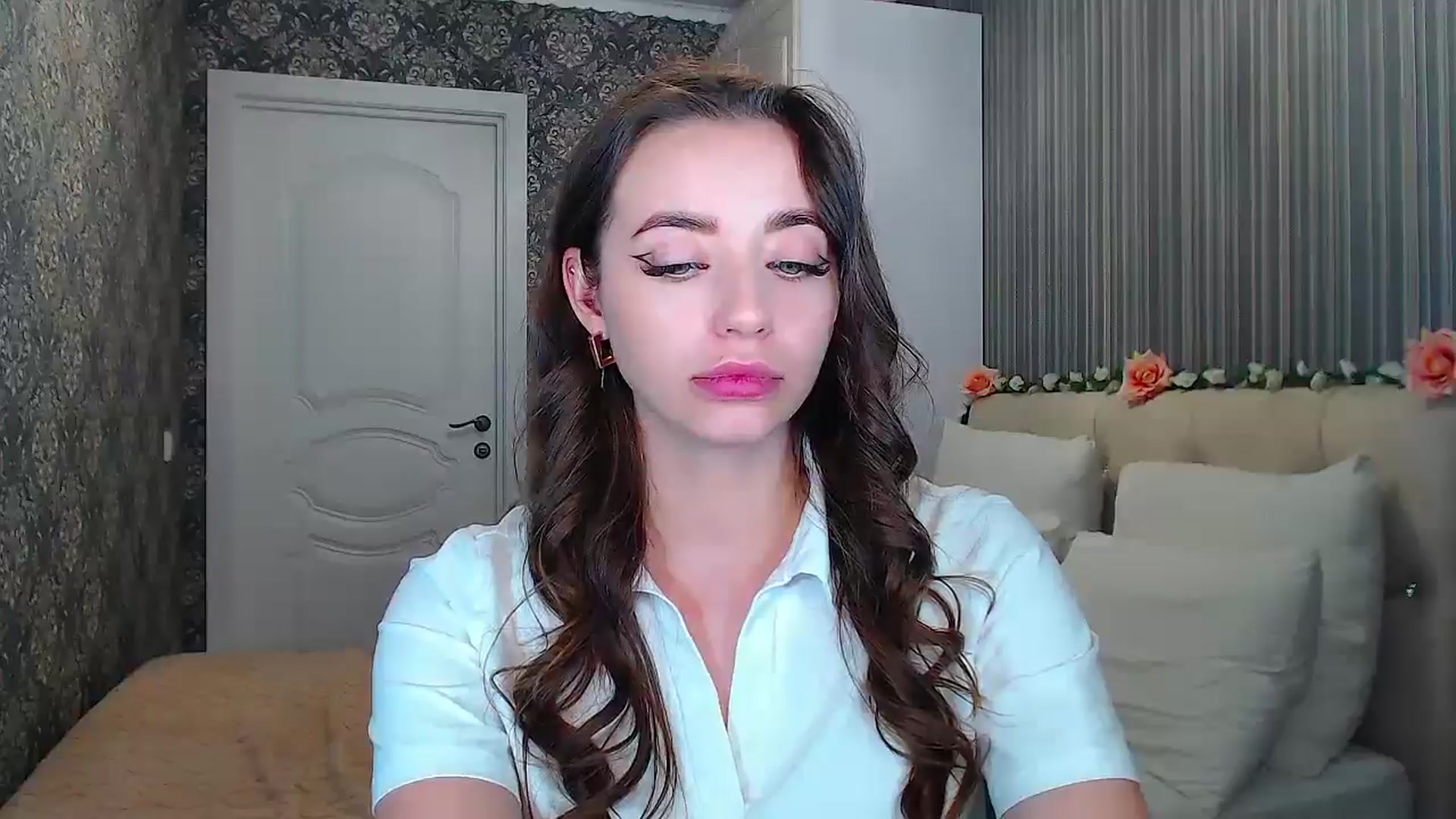 Gallery image thumbnail from EmeraldLilyyy's myfreecams stream on, 10/16/2024, 14:41 image 3 of 20