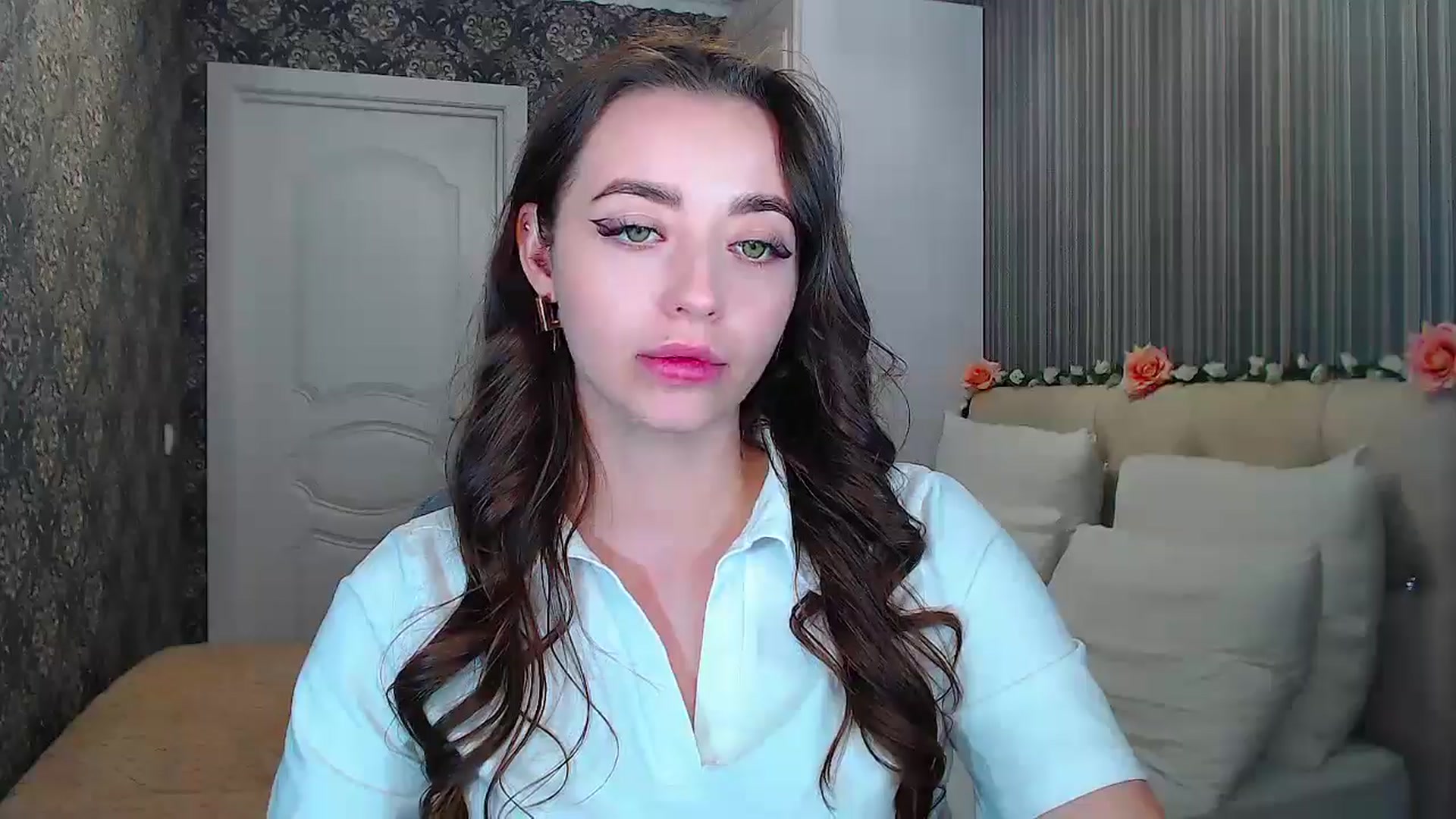 Gallery image thumbnail from EmeraldLilyyy's myfreecams stream on, 10/16/2024, 14:41 image 18 of 20