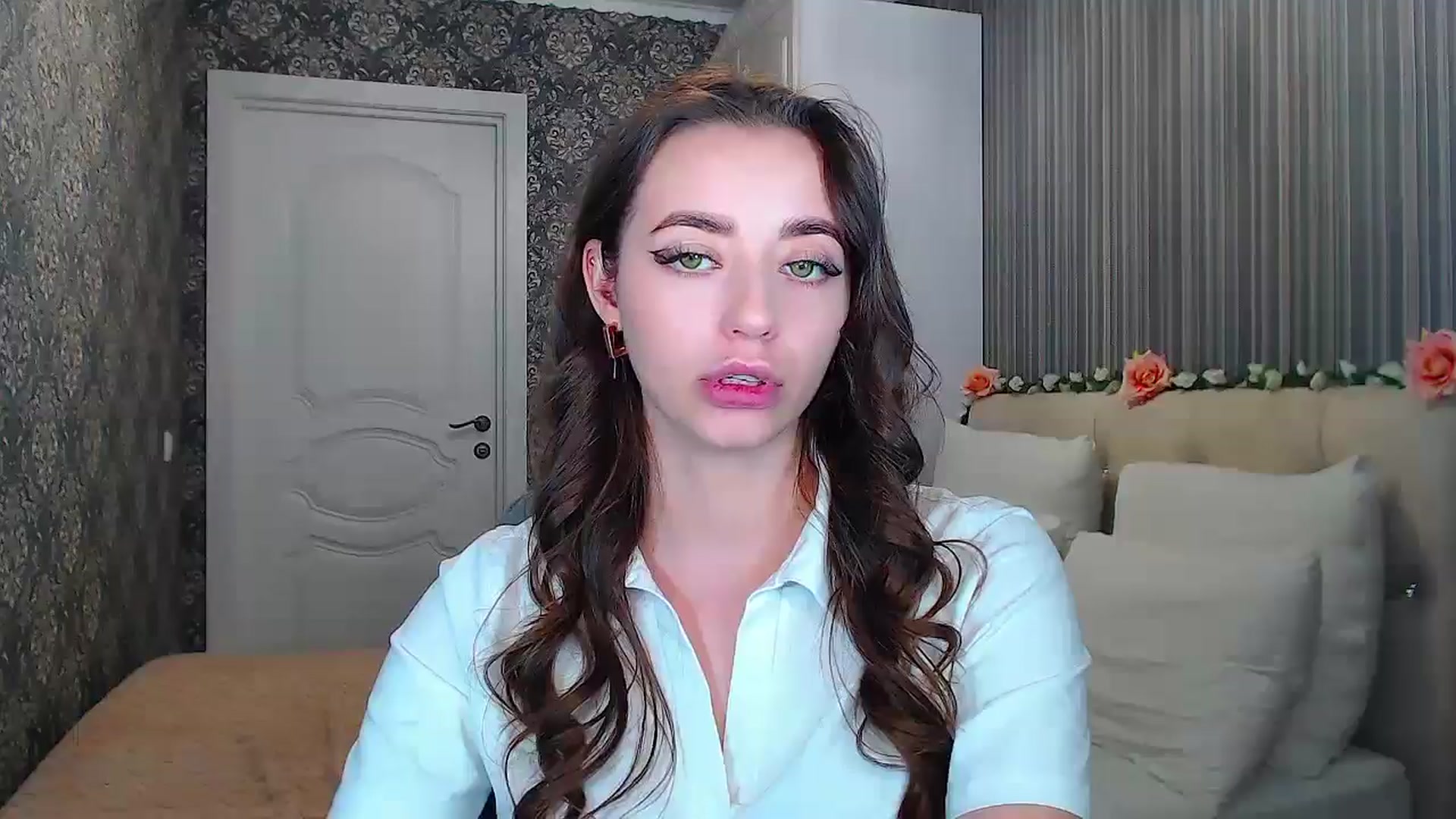 Gallery image thumbnail from EmeraldLilyyy's myfreecams stream on, 10/16/2024, 14:41 image 5 of 20