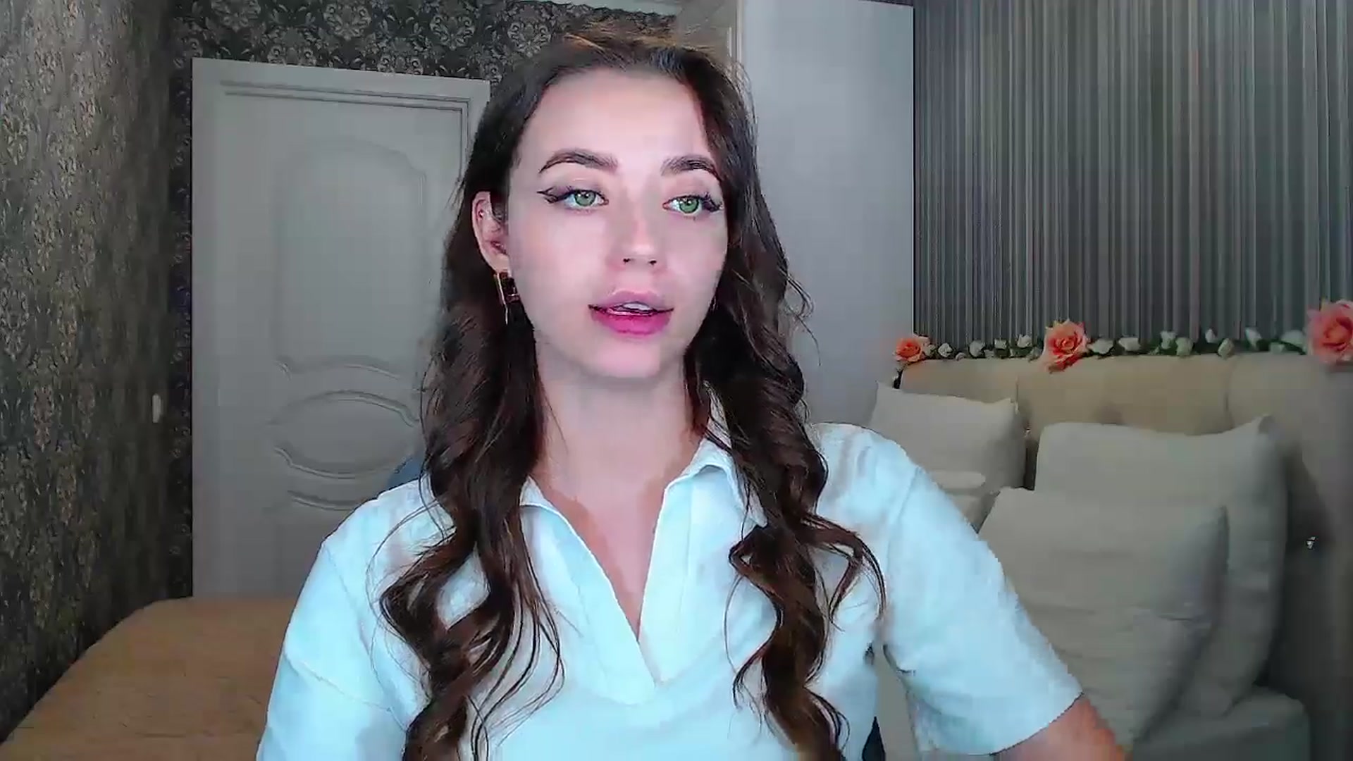 Gallery image thumbnail from EmeraldLilyyy's myfreecams stream on, 10/16/2024, 14:41 image 13 of 20