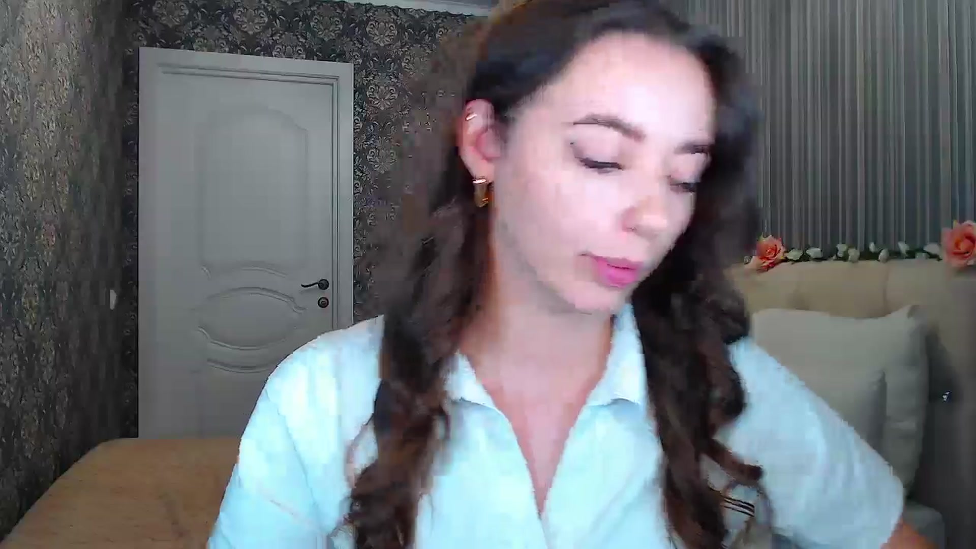 Gallery image thumbnail from EmeraldLilyyy's myfreecams stream on, 10/16/2024, 14:41 image 11 of 20