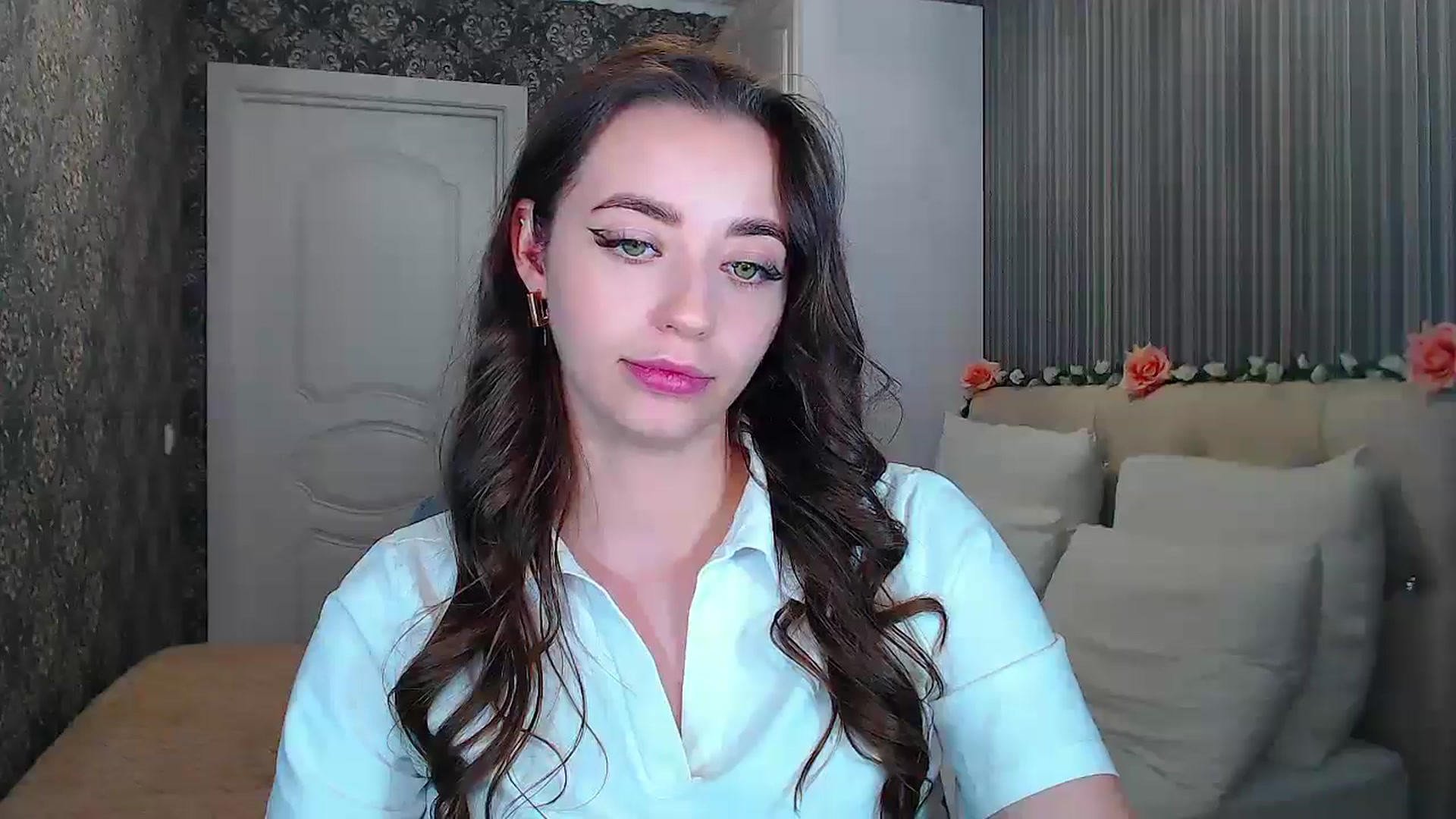 Gallery image thumbnail from EmeraldLilyyy's myfreecams stream on, 10/16/2024, 14:41 image 19 of 20