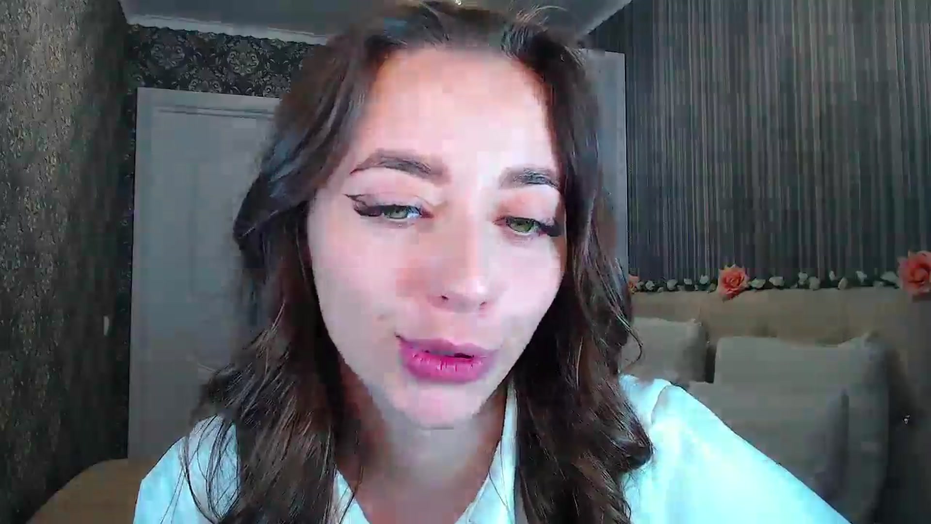 Gallery image thumbnail from EmeraldLilyyy's myfreecams stream on, 10/16/2024, 15:20 image 18 of 20