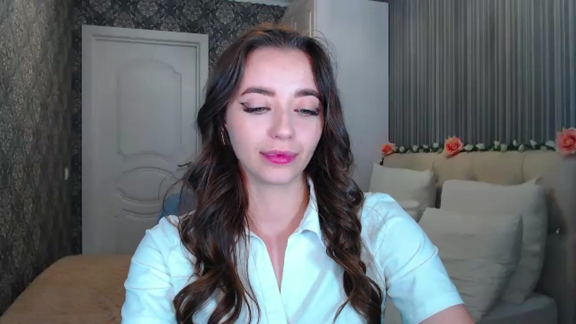 Gallery image thumbnail from EmeraldLilyyy's myfreecams stream on, 10/16/2024, 15:20 image 4 of 20