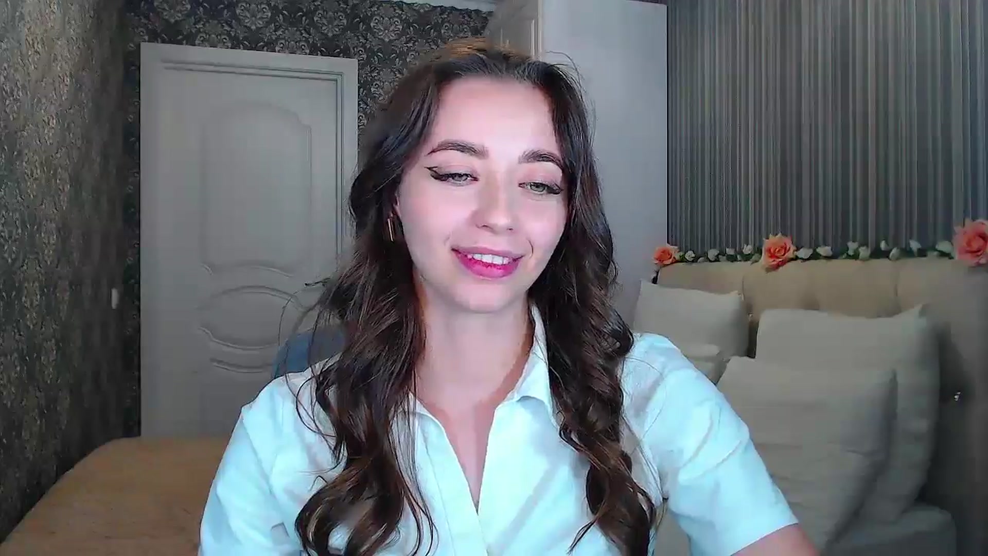 Gallery image thumbnail from EmeraldLilyyy's myfreecams stream on, 10/16/2024, 15:20 image 3 of 20