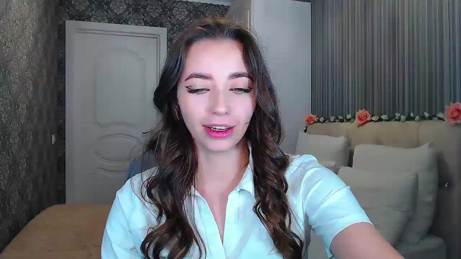 Gallery image thumbnail from EmeraldLilyyy's myfreecams stream on, 10/16/2024, 15:20 image 2 of 20