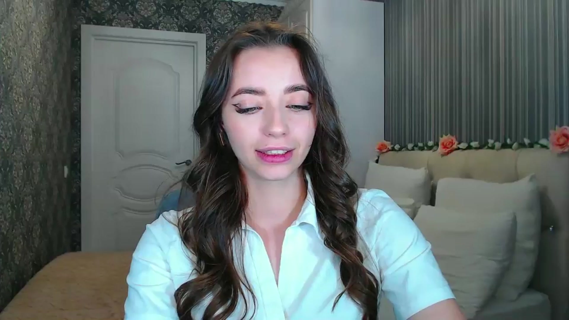 Gallery image thumbnail from EmeraldLilyyy's myfreecams stream on, 10/16/2024, 15:20 image 5 of 20