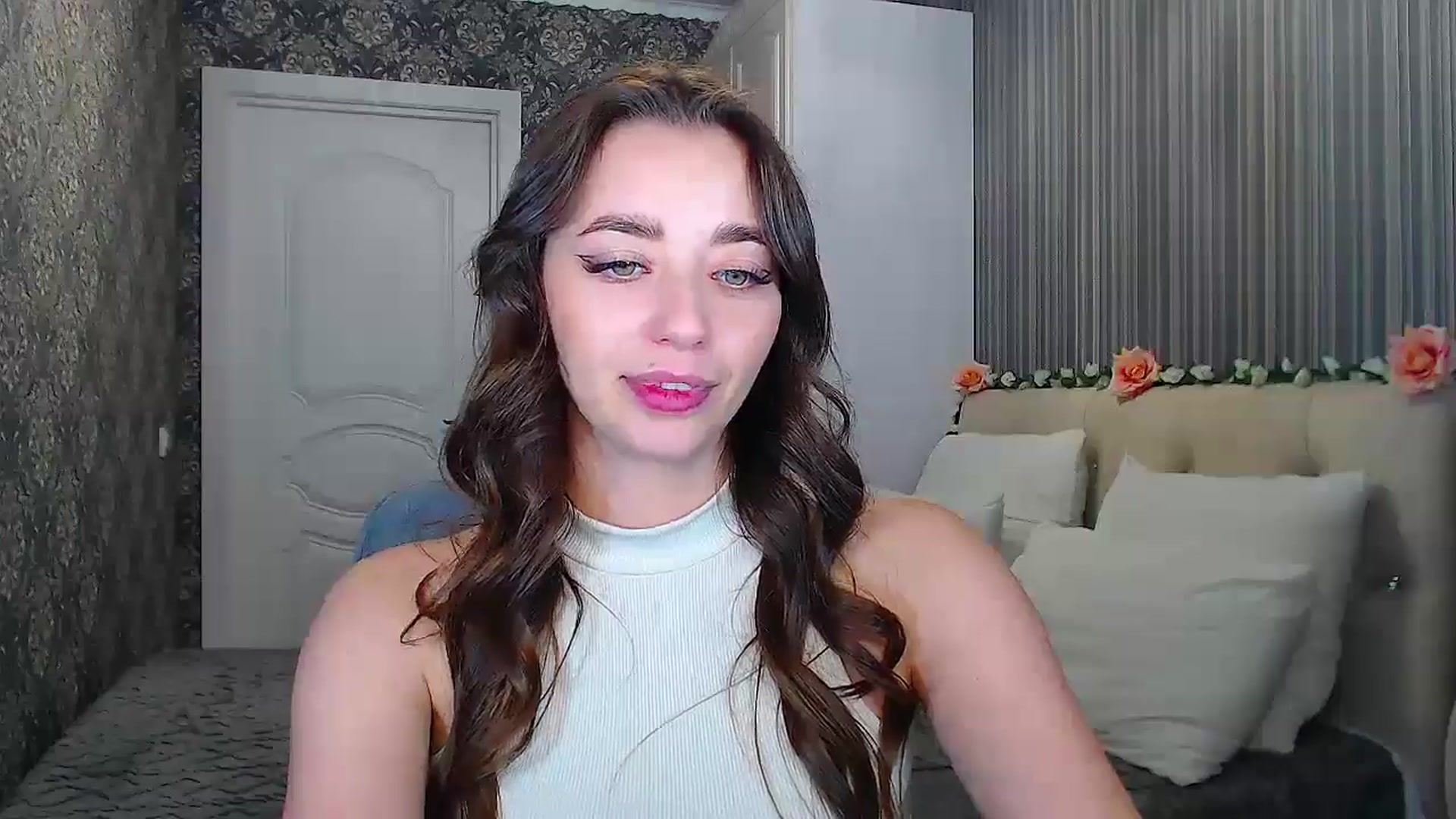 Gallery image thumbnail from EmeraldLilyyy's myfreecams stream on, 10/18/2024, 14:04 image 15 of 20