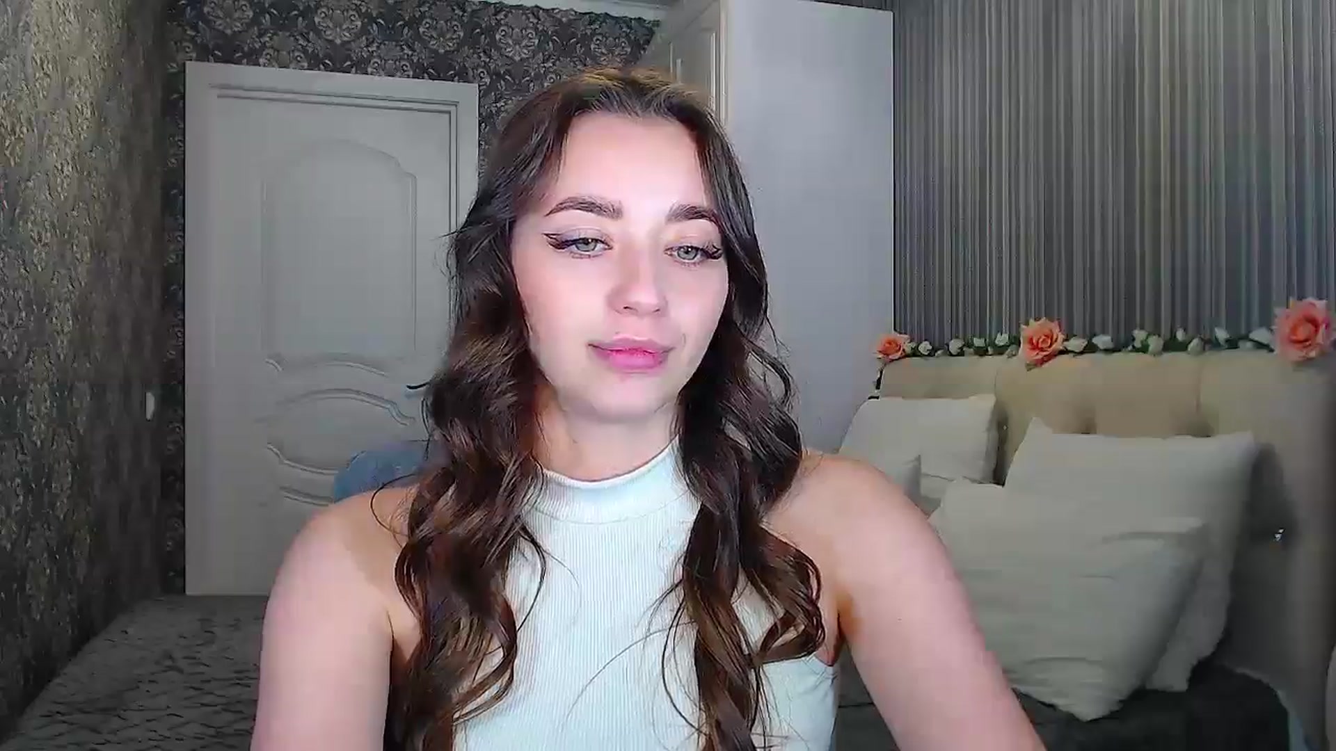 Gallery image thumbnail from EmeraldLilyyy's myfreecams stream on, 10/18/2024, 14:04 image 6 of 20