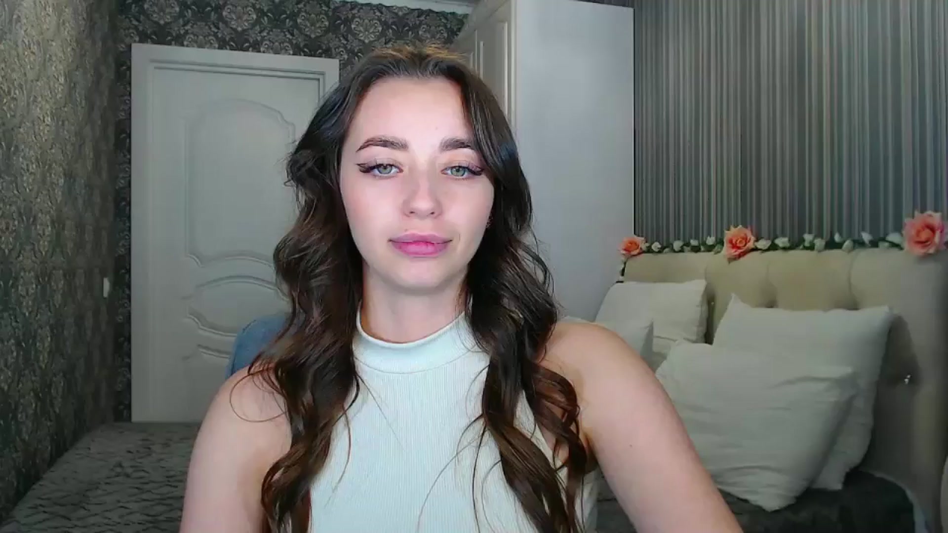 Gallery image thumbnail from EmeraldLilyyy's myfreecams stream on, 10/18/2024, 14:04 image 20 of 20