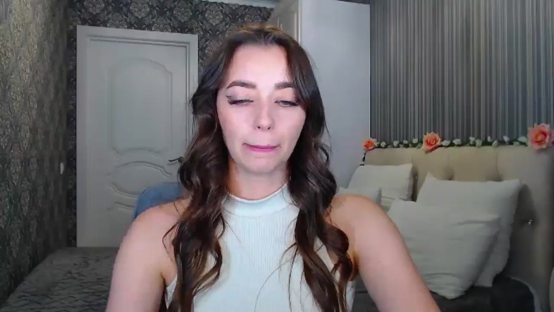 Gallery image thumbnail from EmeraldLilyyy's myfreecams stream on, 10/18/2024, 14:04 image 19 of 20