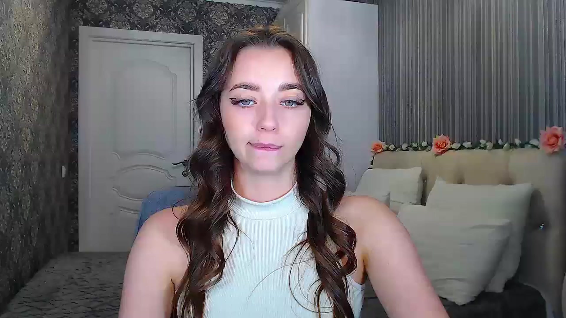Gallery image thumbnail from EmeraldLilyyy's myfreecams stream on, 10/18/2024, 14:04 image 7 of 20