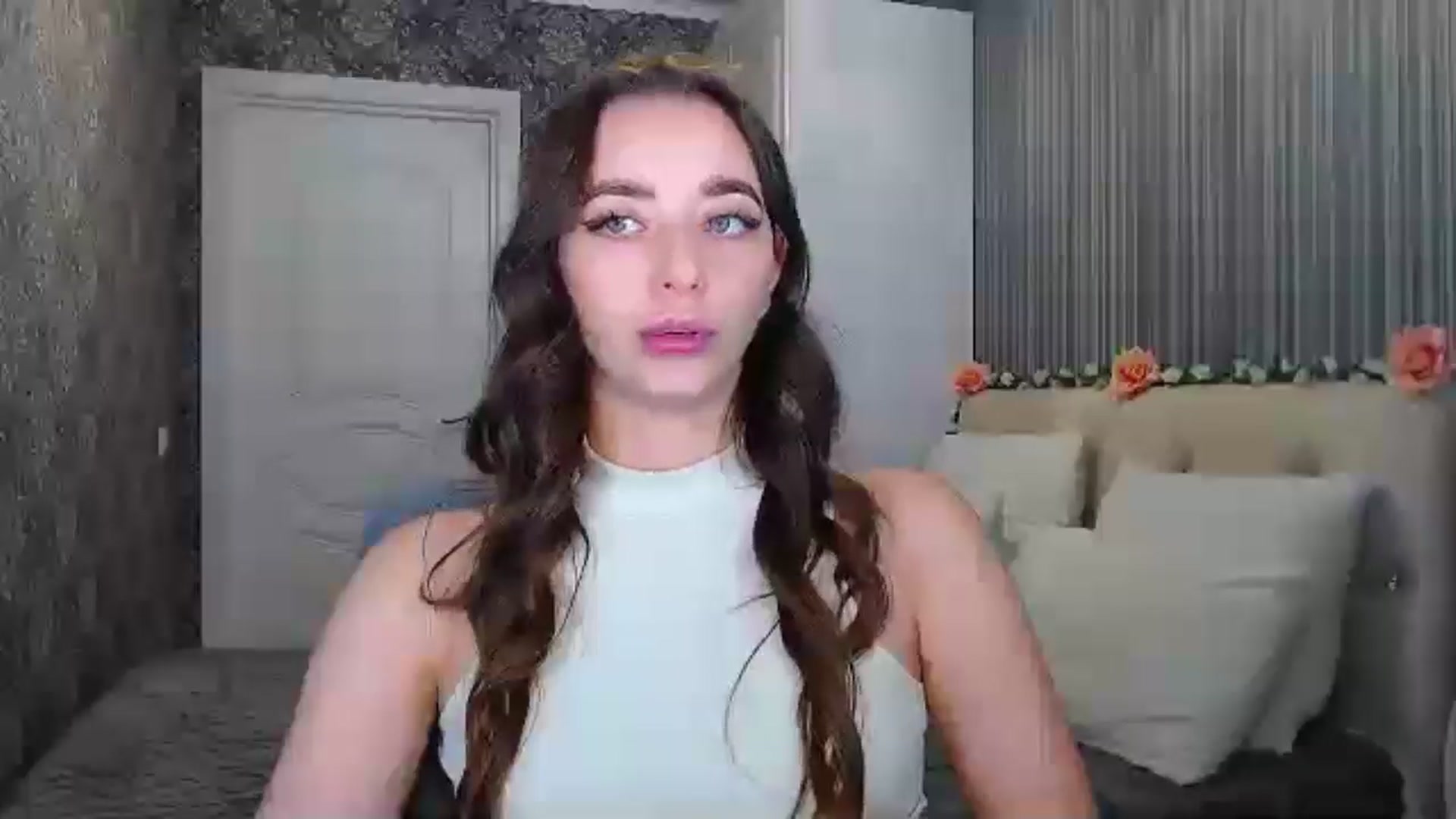 Gallery image thumbnail from EmeraldLilyyy's myfreecams stream on, 10/18/2024, 14:42 image 5 of 20