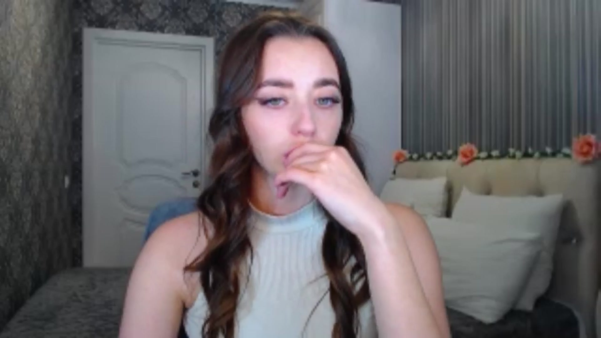 Gallery image thumbnail from EmeraldLilyyy's myfreecams stream on, 10/18/2024, 14:42 image 4 of 20
