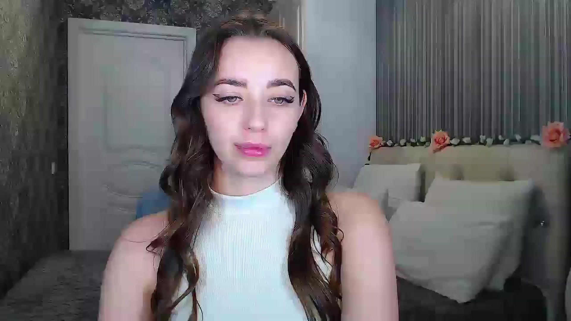 Gallery image thumbnail from EmeraldLilyyy's myfreecams stream on, 10/18/2024, 15:38 image 11 of 20