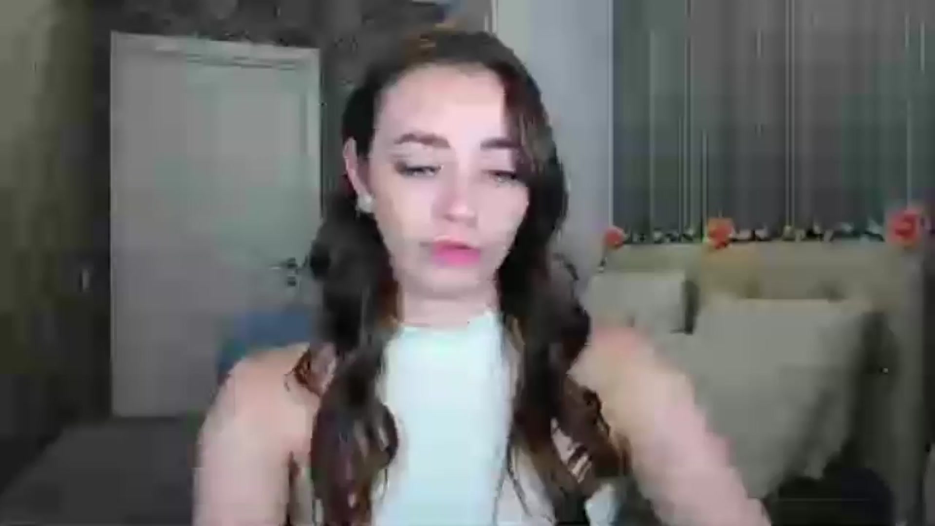 Gallery image thumbnail from EmeraldLilyyy's myfreecams stream on, 10/18/2024, 15:38 image 4 of 20