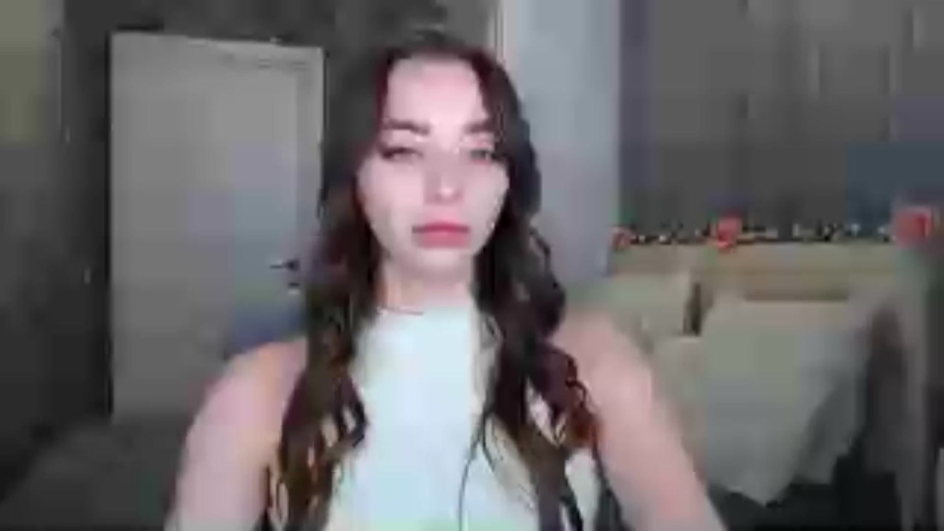 Gallery image thumbnail from EmeraldLilyyy's myfreecams stream on, 10/18/2024, 15:38 image 3 of 20
