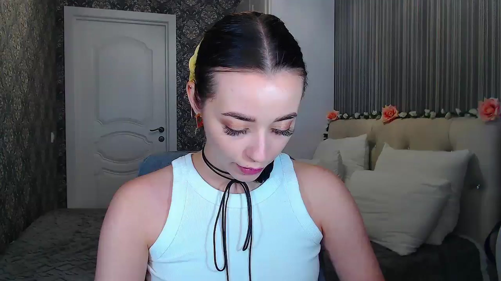 Gallery image thumbnail from EmeraldLilyyy's myfreecams stream on, 10/19/2024, 10:59 image 1 of 20