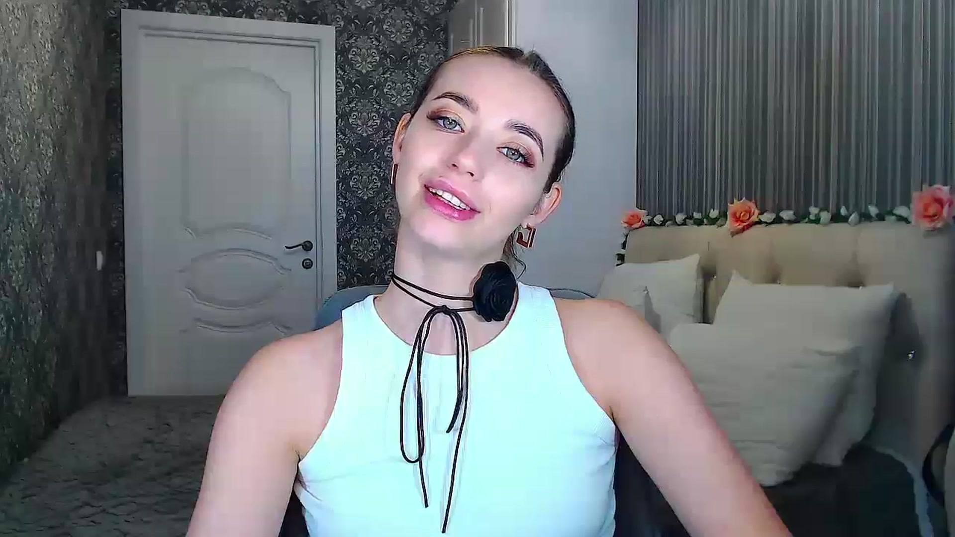 Gallery image thumbnail from EmeraldLilyyy's myfreecams stream on, 10/19/2024, 10:59 image 15 of 20