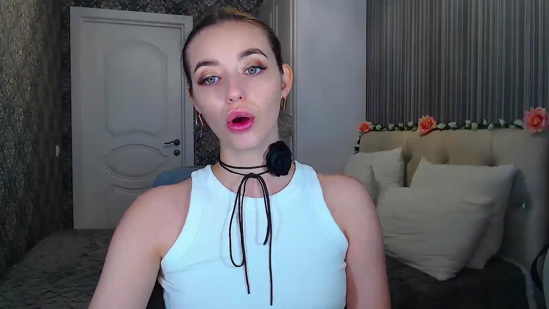 Gallery image thumbnail from EmeraldLilyyy's myfreecams stream on, 10/19/2024, 10:59 image 2 of 20