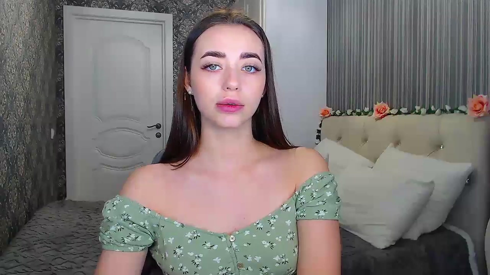 Gallery image thumbnail from EmeraldLilyyy's myfreecams stream on, 10/20/2024, 09:25 image 5 of 20