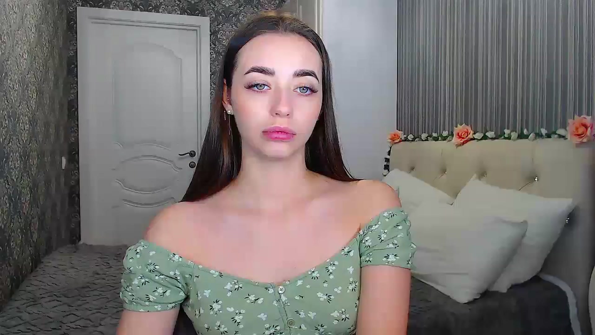 Gallery image thumbnail from EmeraldLilyyy's myfreecams stream on, 10/20/2024, 09:25 image 3 of 20