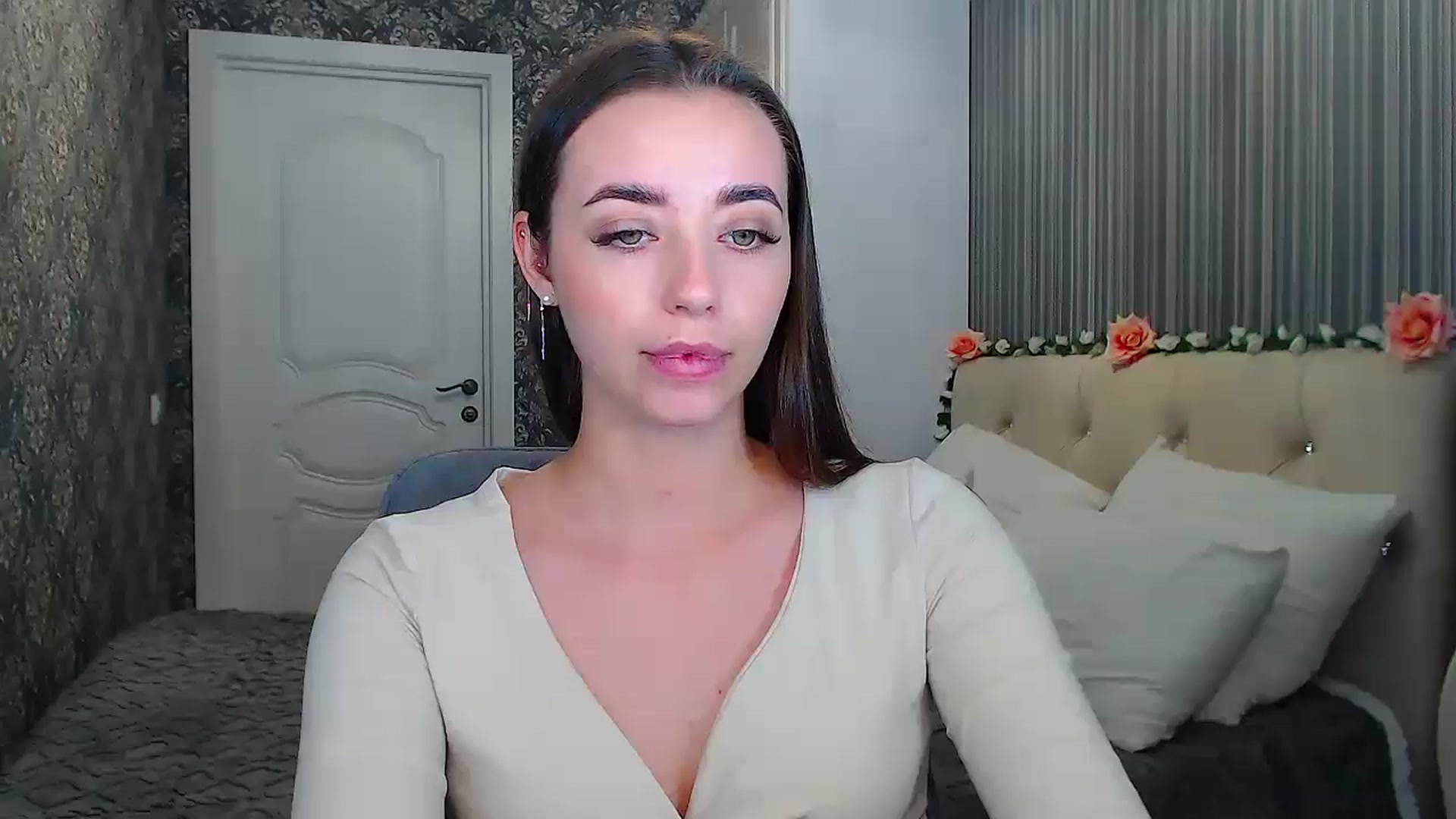 Gallery image thumbnail from EmeraldLilyyy's myfreecams stream on, 10/21/2024, 12:18 image 20 of 20