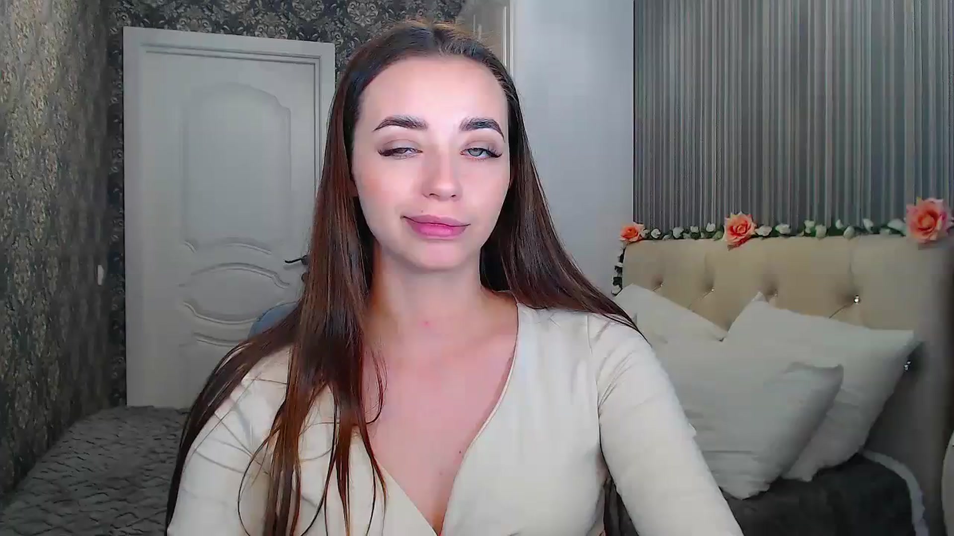 Gallery image thumbnail from EmeraldLilyyy's myfreecams stream on, 10/21/2024, 12:18 image 5 of 20