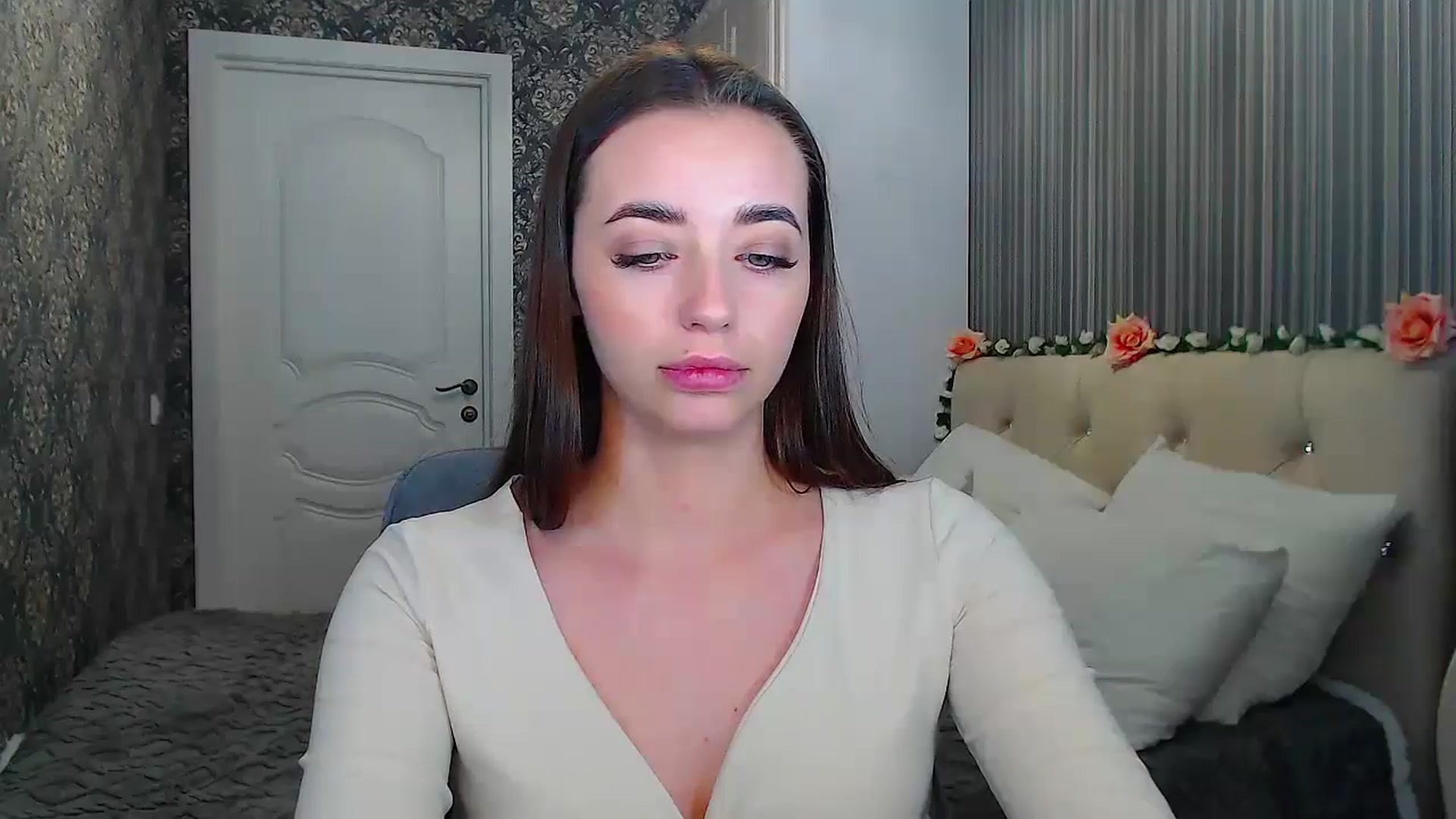 Gallery image thumbnail from EmeraldLilyyy's myfreecams stream on, 10/21/2024, 13:30 image 2 of 20
