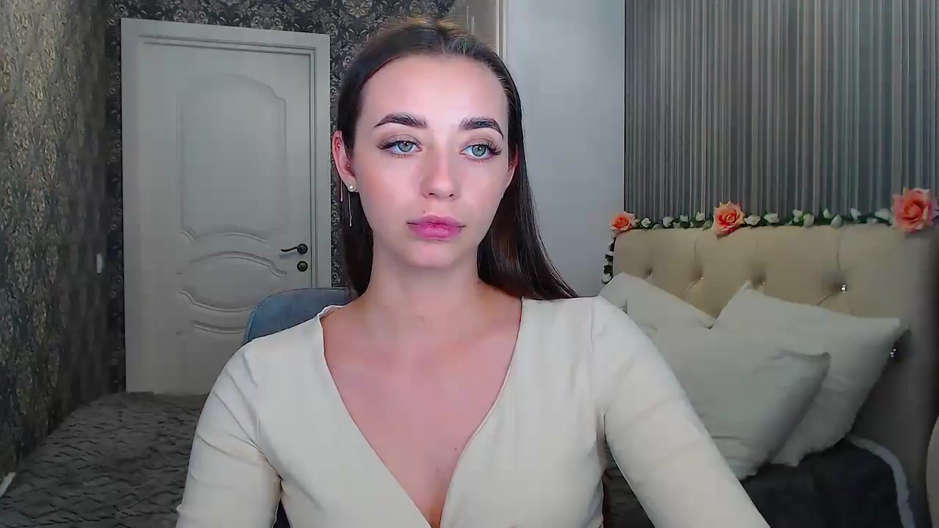 Gallery image thumbnail from EmeraldLilyyy's myfreecams stream on, 10/21/2024, 13:30 image 20 of 20