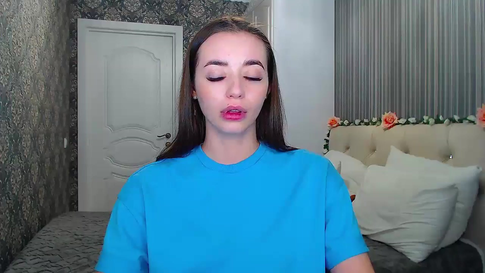 Gallery image thumbnail from EmeraldLilyyy's myfreecams stream on, 10/23/2024, 11:26 image 17 of 20