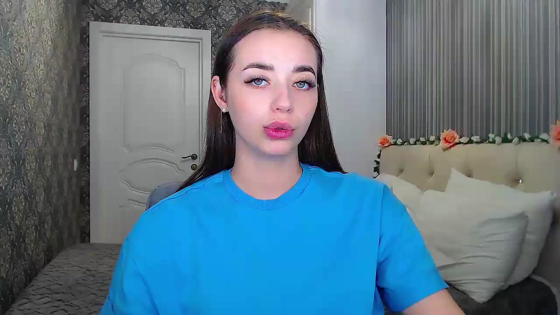 Gallery image thumbnail from EmeraldLilyyy's myfreecams stream on, 10/23/2024, 12:39 image 6 of 20