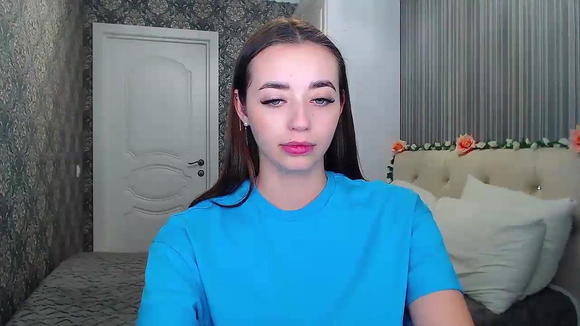 Gallery image thumbnail from EmeraldLilyyy's myfreecams stream on, 10/23/2024, 12:39 image 10 of 20